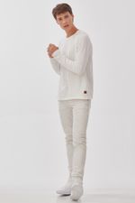 redlife-TEO8137-crop