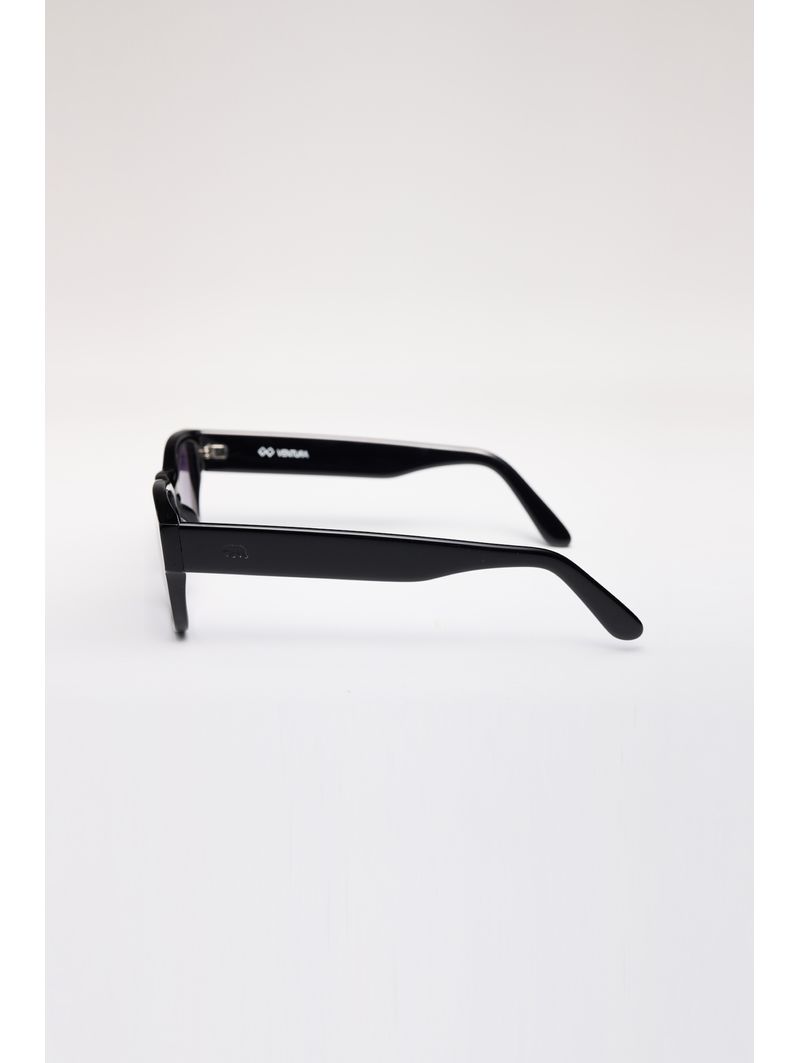 R03---preto--1-